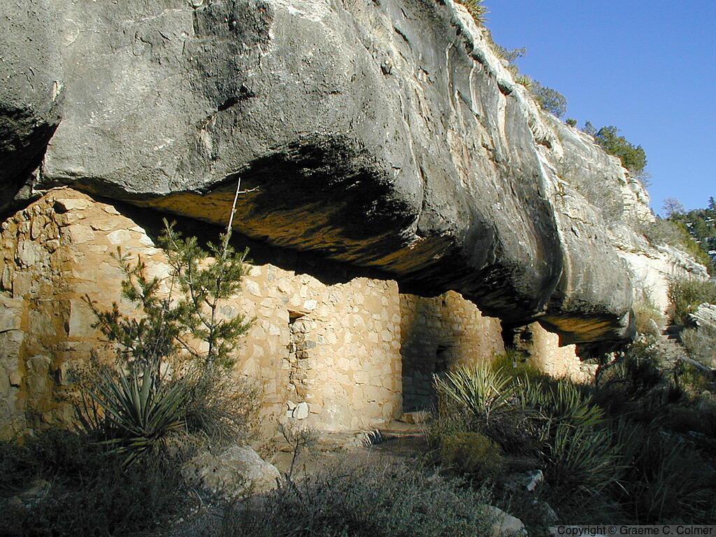 Walnut Canyon National Monument - Cliff dwellings