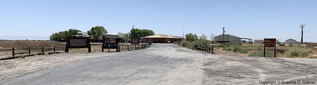 Kern National Wildlife Refuge - Entrance and headquarters