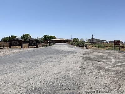 Kern National Wildlife Refuge - Entrance and headquarters